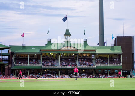 Sydney, Australie. 28 Dec, 2017. Sydney Cricket Ground Membres Stand au KFC Big Bash League Cricket match entre les Sixers de Sydney Adelaide v les grévistes de la CTB à Sydney. Crédit : Steven Markham/Alamy Live News Banque D'Images