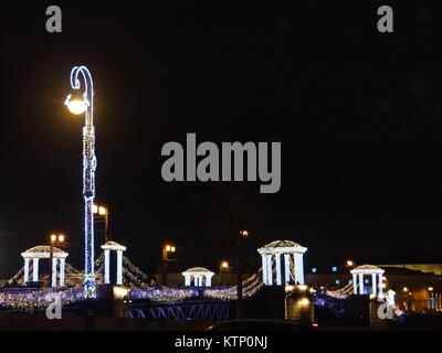 Saint-pétersbourg, Russie. 28 Dec, 2017. St Petersburg allumé pour la nouvelle année 2018, St.Petersburg, Russia Crédit : Nastia M/Alamy Live News Banque D'Images