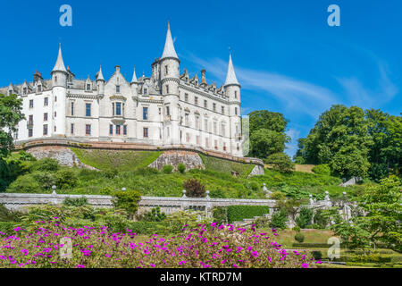 Dunrobin Castle dans une journée ensoleillée, Sutherland, comté de l'Écosse. Banque D'Images