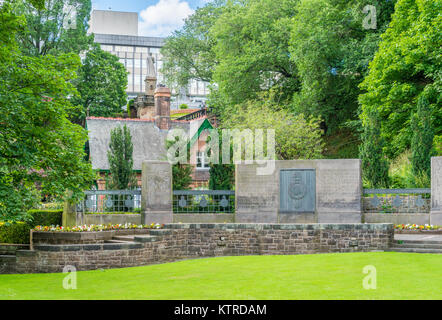 Le Royal Scots Monument commémoratif de guerre dans l'ouest de Princes Street Gardens dans le centre-ville d'Édimbourg, Écosse, Royaume-Uni. Banque D'Images