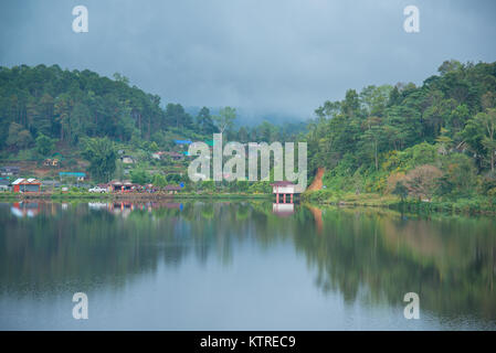 Ban Rak Thai à Mae Hong Son, les réfugiés chinois dans le passé pour régler petit village et rester ici depuis Banque D'Images
