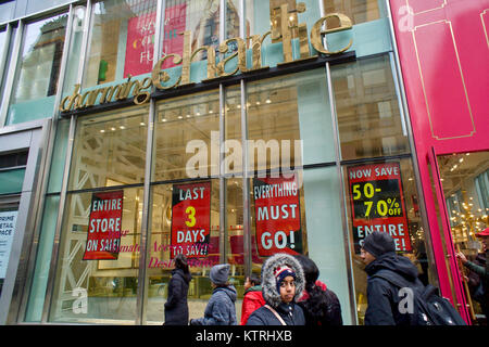 Un charmant magasin Charlie dans Midtown Manhattan à New York le dimanche, Décembre 24, 2017. Le détaillant a récemment déposé pour le chapitre 11 la protection contre la faillite et va fermer des magasins. (© Richard B. Levine) Banque D'Images