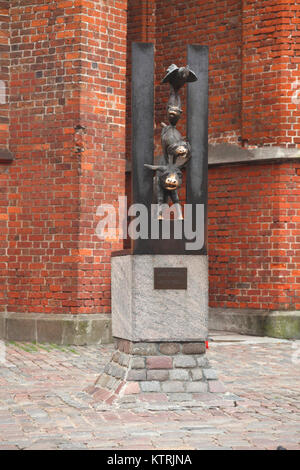 Bremer Stadtmusikanten Statue neben der Petrikirche, Riga, Altstadt, Lettland, Latvija, Baltikum, Europa je les musiciens de Brême à Riga scul Banque D'Images