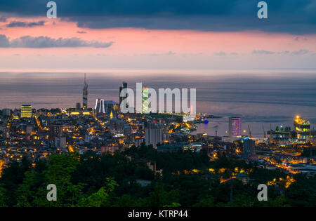 Vue sur la mer Noire et de la ville de Batoumi en Géorgie Banque D'Images