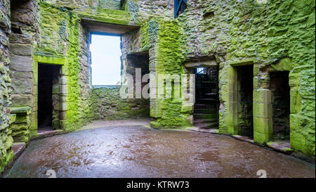 En vue de l'intérieur, près de Château Dunnottar Stonehaven, Ecosse. Banque D'Images