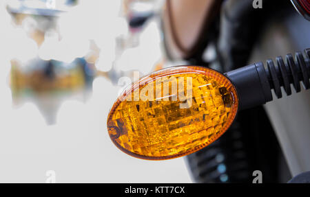 Un feu arrière de la moto ; selective focus Banque D'Images