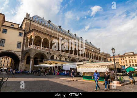 Le Palazzo della Ragione, cité médiévale de ville sur la Piazza della Frutta, Padoue, en Vénétie, Italie Banque D'Images