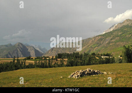 Le point de vue près du village de Khwahan, la province du Badakhshan, en Afghanistan, le 3 juin 2012. 37e (IBCT photo par le Sgt. Kimberly Agneau) (Sortie) Banque D'Images