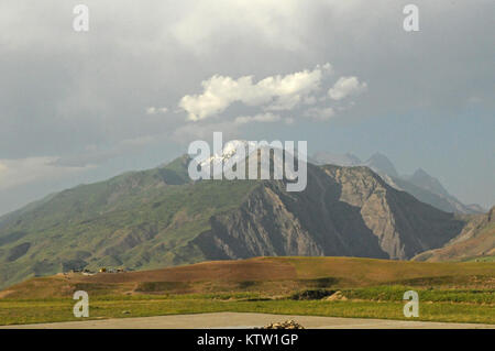 Le point de vue près du village de Khwahan, la province du Badakhshan, en Afghanistan, le 3 juin 2012. 37e (IBCT photo par le Sgt. Kimberly Agneau) (Sortie) Banque D'Images