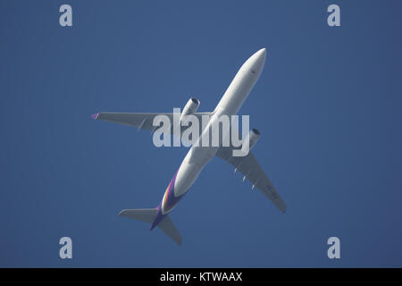 CHIANG MAI, THAÏLANDE - 16 décembre 2017 : HS-TEQ Airbus A330-300 d'Thaiairway. Décoller de l'aéroport de Chiang Mai à Bangkok. Banque D'Images