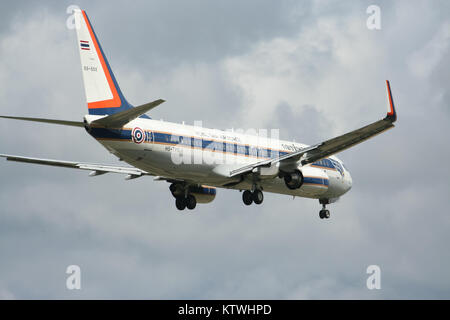 CHIANG MAI, THAÏLANDE - 28 juillet 2010 : HS-TYS Boeing 737-800 de Royal Thai Air Force. L'atterrissage à l'aéroport de Chiangmai. Banque D'Images