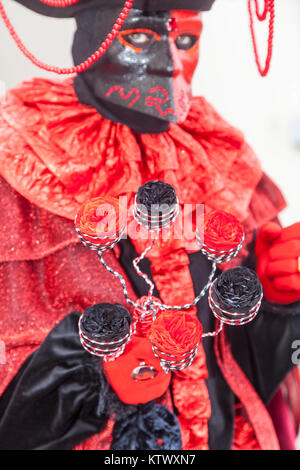 Annecy, France, Février 23, 2013 : Détail d'un costume à Annecy, France, lors d'un carnaval vénitien qui célèbre la beauté de la Venise authentique. Banque D'Images