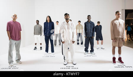 NEW YORK, NY - 10 juillet 2017 : Les modèles posent au Bristol Los Angeles présentation au cours de la Fashion Week de New York Men's S/S 2018 Banque D'Images