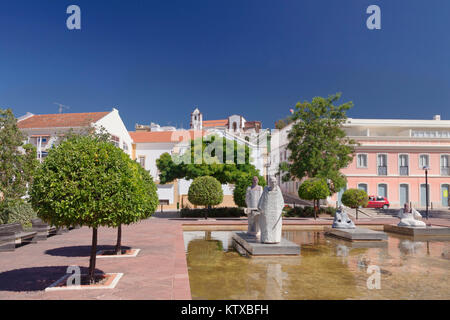 Praca Al Muthamid, cathédrale, Silves, Algarve, Portugal, Europe Banque D'Images