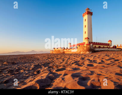 Phare au coucher du soleil, La Serena, région de Coquimbo, Chili, Amérique du Sud Banque D'Images