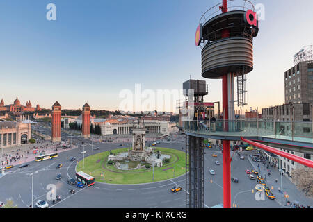 Vue depuis le centre commercial Las Arenas à la Plaça d'Espanya (Plaza de España), Barcelone, Catalogne, Espagne, Europe Banque D'Images