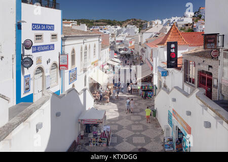 Rua 5 de Outubro, centre historique, Albufeira, Algarve, Portugal, Europe Banque D'Images