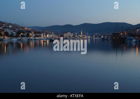 Vela Luka (île de korcula) twilight Banque D'Images