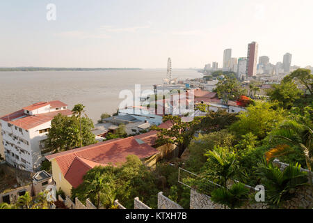 Guayaquil - vue du bord de l'eau ( Malecon ) à partir de la colline de l'Ana, Guayaquil, Equateur Amérique du Sud Banque D'Images