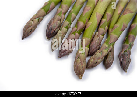 Asperges sur fond blanc Banque D'Images