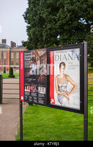 Kensington Palace carte affichage pour 'Diana' son histoire de la mode, Londres, Angleterre, Royaume-Uni Banque D'Images