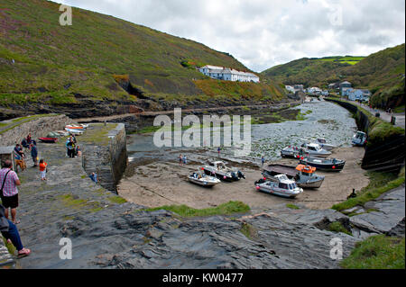 Le port de Boscastle, Cornwall, UK Banque D'Images