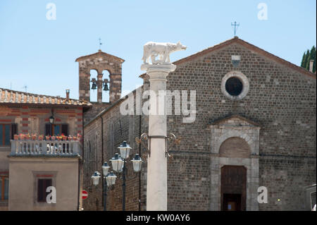 L'église gothique de Sant'Egidio (Église de Saint Giles) dans la vieille ville historique de Montalcino, Toscane, Italie. 2 août 2016 © Wojciech Strozyk / Alamy St Banque D'Images