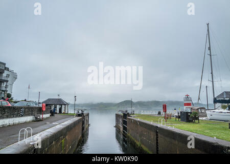 CRINAN / SCOTLAND - 24 MAI 2017 : Crinan accueillant bateaux et navires pour les écluses de canal Crinan Banque D'Images