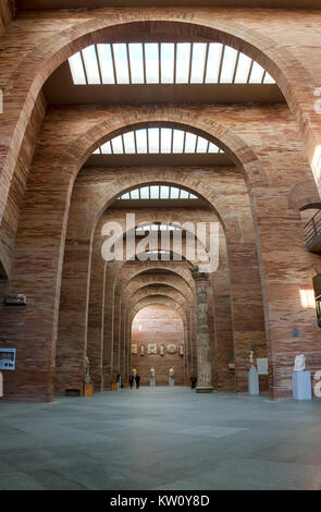 Merida, Espagne - Décembre 20th, 2017 : Musée National d'Art Romain à Mérida, Espagne conçu par Rafael Moneo. Hall principal Banque D'Images