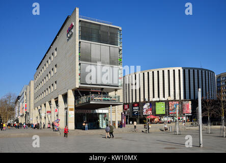 La rue de Prague, Dresde, W ?hrl Plaza et ronde cinéma, Prager Strasse, Wöhrl Plaza und Rundkino Banque D'Images