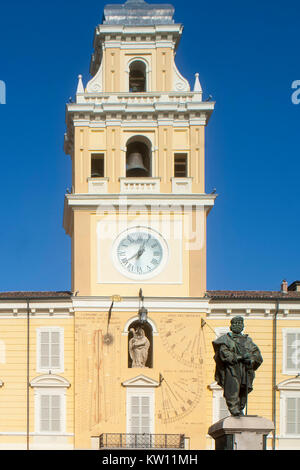 Italie, Emilie Romagne, Parme, Garibaldi-Denkmal Gouverneurspalast vor dem auf dem Piazza Garibaldi Banque D'Images