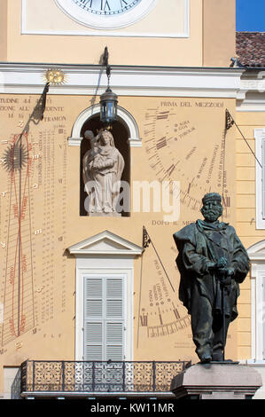 Italie, Emilie Romagne, Parme, Garibaldi-Denkmal Gouverneurspalast vor dem auf dem Piazza Garibaldi Banque D'Images