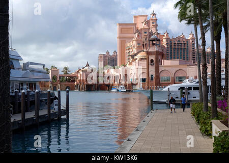 Vue d'Atlantis Resort de l'eau sur Paraidse Island, Bahamas Banque D'Images