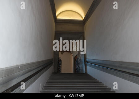 Italie, Florence - 18 mai 2017 : le point de vue de l'escalier dans le Palazzo Vecchio le 18 mai 2017 à Florence, Toscane, Italie. Banque D'Images