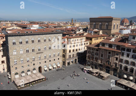 Italie, Florence - 18 mai 2017 : le point de vue du Palazzo Vecchio sur Palazzo delle Assicurazioni Generali dans la Piazza della Signoria le 18 mai 2017 à Fl Banque D'Images