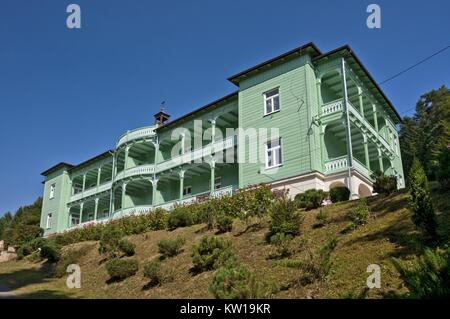 Monastère des Sœurs de la Sainte Famille de Nazareth. La voïvodie des Basses-carpates, Komańcza, Pologne. Banque D'Images