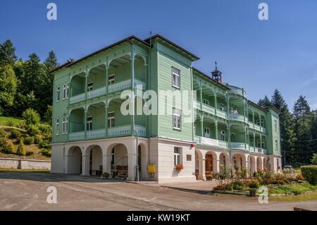 Monastère des Sœurs de la Sainte Famille de Nazareth. La voïvodie des Basses-carpates, Komańcza, Pologne. Banque D'Images