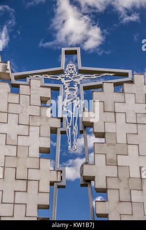 Sanctuaire de la Reine des Martyrs, calvaire de Bydgoszcz - Gate au ciel dans la vallée de la mort. Bydgoszcz, Pologne, voïvodie de Cujavie-Poméranie. Banque D'Images