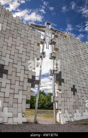 Sanctuaire de la Reine des Martyrs, calvaire de Bydgoszcz - Gate au ciel dans la vallée de la mort. Bydgoszcz, Pologne, voïvodie de Cujavie-Poméranie. Banque D'Images