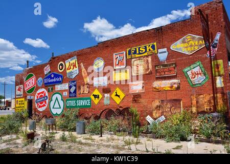 Erick, Oklahoma, USA - Le 20 juillet 2017 : Sandhills Curiosity Shop situé à Erick - le plus ancien bâtiment de la ville de marché de la viande. C'est une grande collection de Banque D'Images