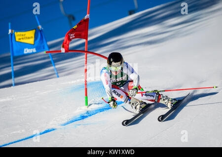 Lienz, Autriche. Dec 29, 2017. Lara Gut de Suisse en compétition lors de la Coupe du Monde FIS de slalom géant dames course à Lienz, Autriche Le 29 décembre 2017. Credit : Jure Makovec/Alamy Live News Banque D'Images