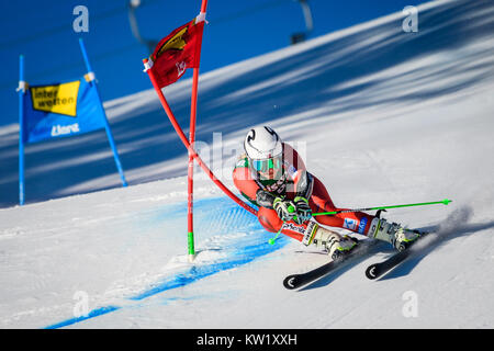 Lienz, Autriche. Dec 29, 2017. Mowinckel Ragnhild de Norvège en compétition lors de la Coupe du Monde FIS de slalom géant dames course à Lienz, Autriche Le 29 décembre 2017. Credit : Jure Makovec/Alamy Live News Banque D'Images