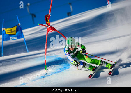 Lienz, Autriche. Dec 29, 2017. Tina Robnik de Slovénie en compétition lors de la Coupe du Monde FIS de slalom géant dames course à Lienz, Autriche Le 29 décembre 2017. Credit : Jure Makovec/Alamy Live News Banque D'Images