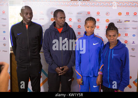 29 décembre 2017 - De gauche à droite, PAUL LONYANGATA (QUE), STANLEY BIWOTT (QUE), BIRHANE DIBABA (ETH) et YMER WUDE (ETH) prend la parole lors du 93e São Silvestre Road Race conférence de presse le 29 décembre, à Sao Paulo, Brésil. La course aura lieu le dimanche, 31. Credit : Paulo Lopes/ZUMA/Alamy Fil Live News Banque D'Images