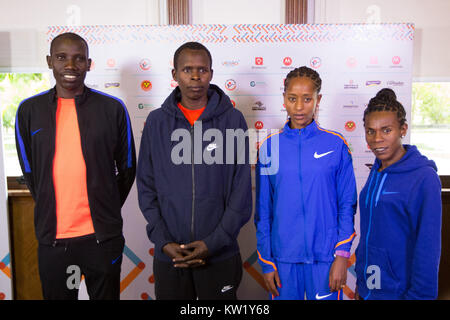 29 décembre 2017 - De gauche à droite, PAUL LONYANGATA (QUE), STANLEY BIWOTT (QUE), BIRHANE DIBABA (ETH) et YMER WUDE (ETH) prend la parole lors du 93e São Silvestre Road Race conférence de presse le 29 décembre, à Sao Paulo, Brésil. La course aura lieu le dimanche, 31. Credit : Paulo Lopes/ZUMA/Alamy Fil Live News Banque D'Images