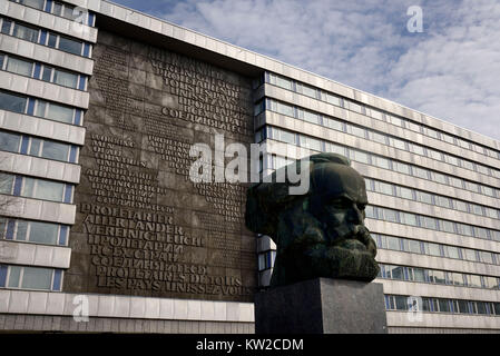 Chemnitz, Monument Karl Marx avant de la gestion des finances, Karl Marx vor Monument Oberfinanzdirektion Banque D'Images