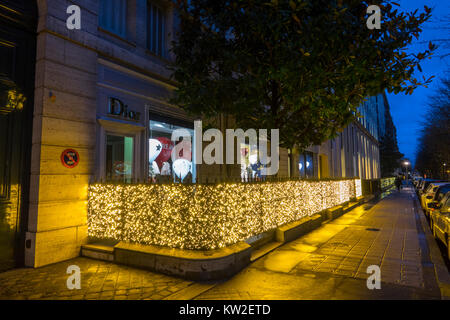 Vitrines de No l Dior Paris France Photo Stock Alamy