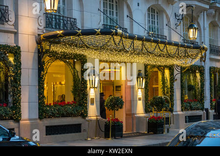 Décorations de Noël à l'Hôtel Le Bristol, Paris, France Banque D'Images