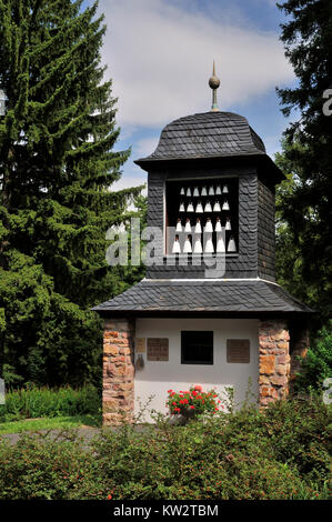 Porcelaine Meissner dans le carillon health resort park rocher de l'ours, l'Osterzgebirge Meissner, Porzellanglockenspiel Baerenfels im Kurpark Banque D'Images