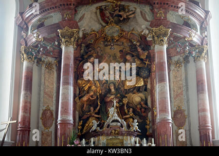 SPAICHINGEN, ALLEMAGNE - CIRCA AOÛT 2015 autel dans l'église Dreifaltigkeitsberg Banque D'Images